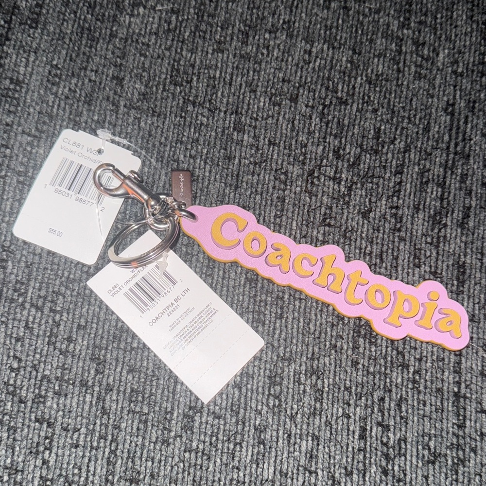 Coach Coachtopia Logo Bag Charm in Violet Orchid/Flax Coachtopia Leather NWT - Picture 7 of 16